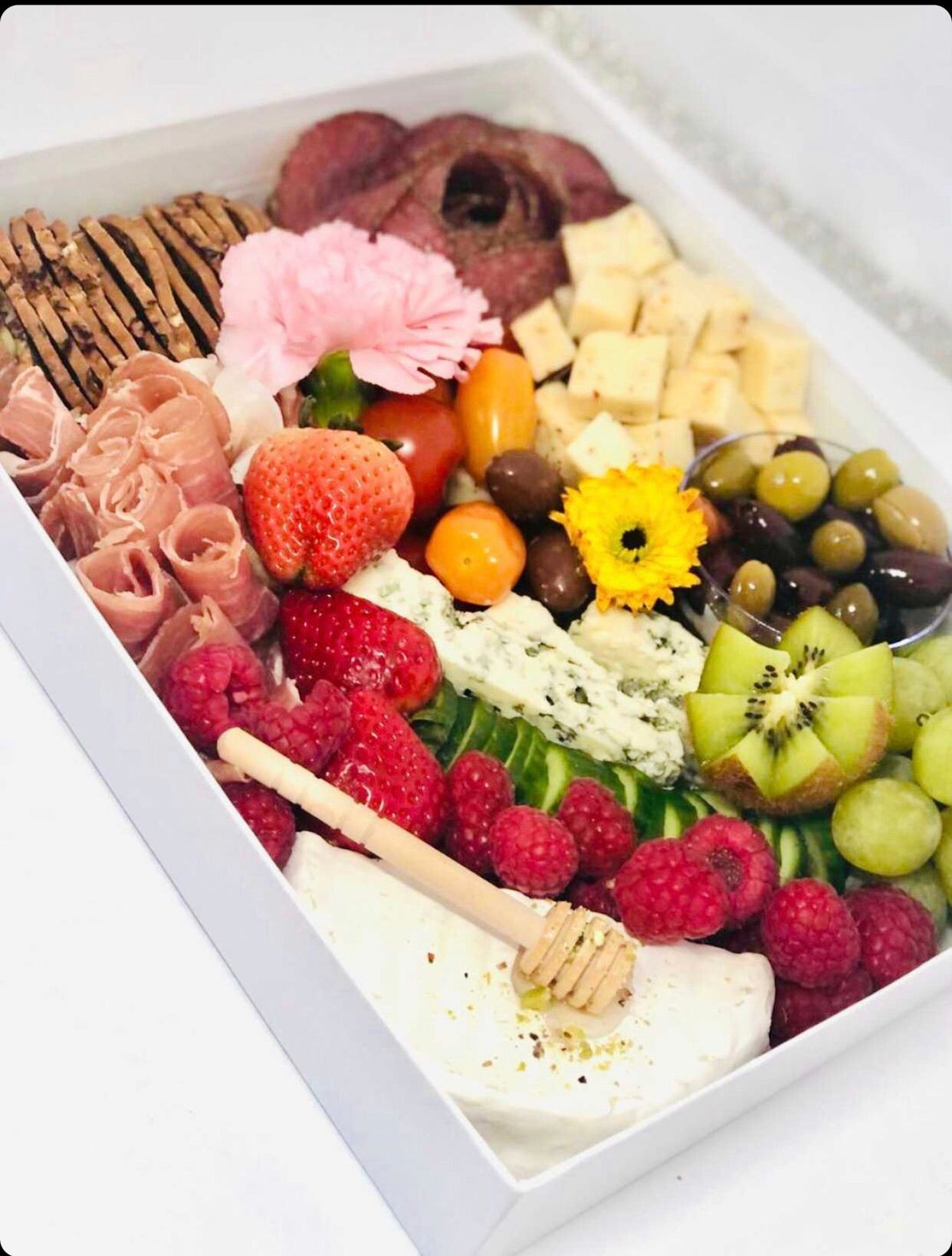 Summer Charcuterie Box (2-3 people)